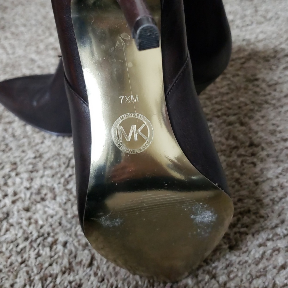 Michael kors ankle boots. - Picture 8 of 8
